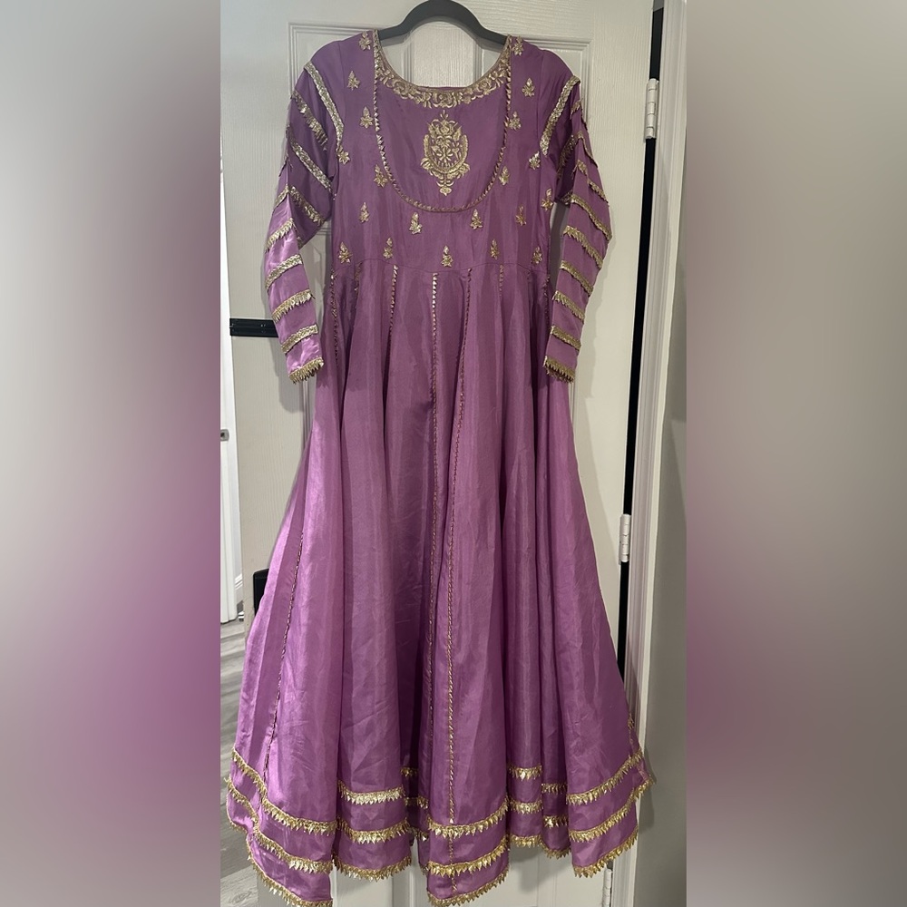 Beautiful two-piece Pakistani outfit